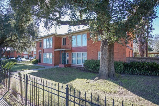 Building Photo - 409 Dudley Dr