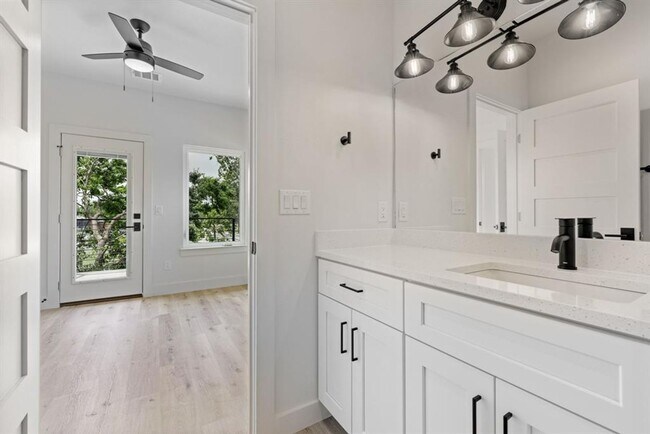 Building Photo - 8507 Hathaway Dr
