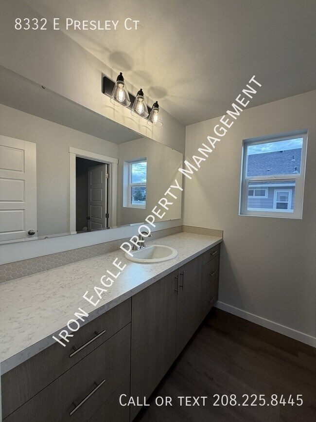 Building Photo - 8332 E Presley Ct