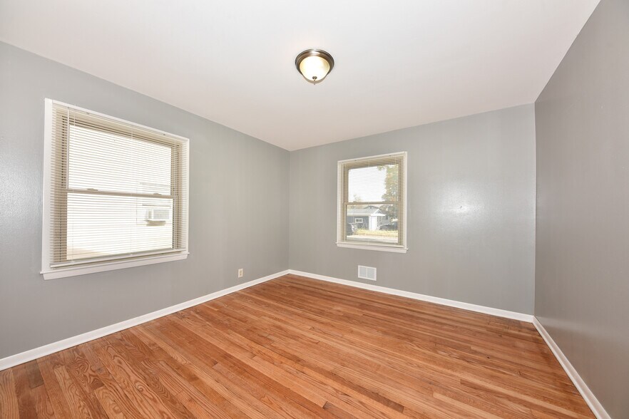 Building Photo - 5101 N 83rd St