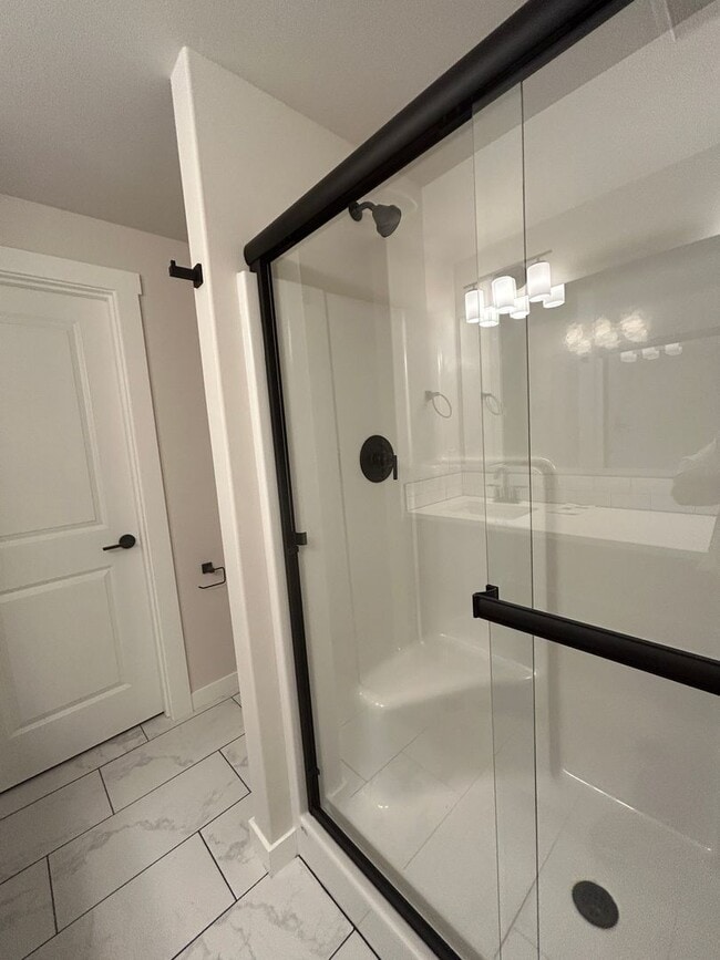 Building Photo - Brand New 2 Bedroom / 2 Bathroom Duplex in...