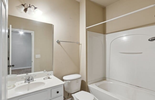 Building Photo - 1798 Oak Brook Ln NW