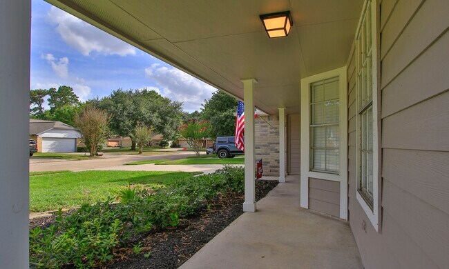 Building Photo - 9130 Kirkleigh Ln