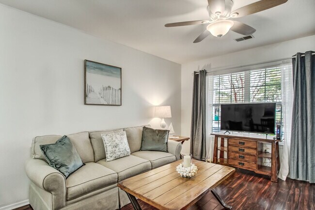 Building Photo - 34 Bushwood Dr