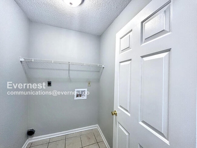 Building Photo - 3821 Richbrook Dr