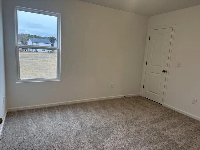 Building Photo - 2069 Boxwood Cir