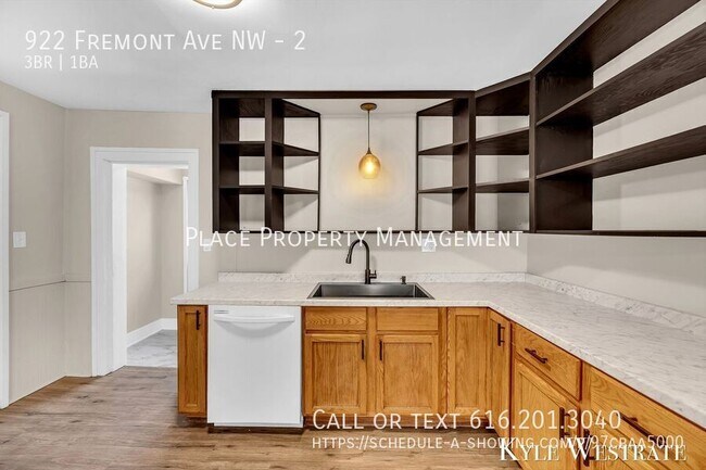 Building Photo - 922 Fremont Ave NW