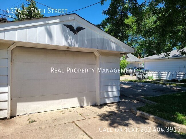 Building Photo - 457 A S 74th St