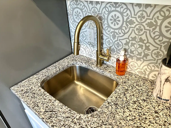 Kitchen Sink - 1111 N Stevens St