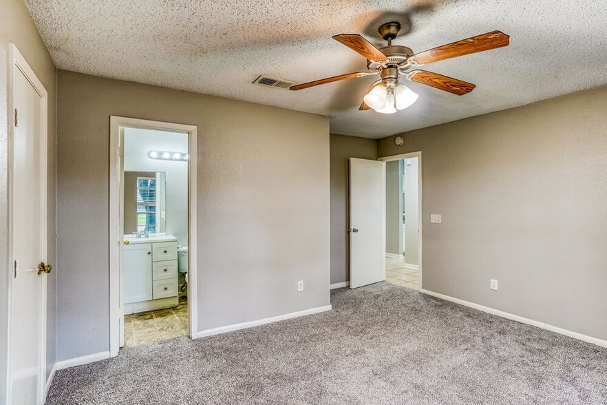 Building Photo - 19523 Elmtree Estates Dr