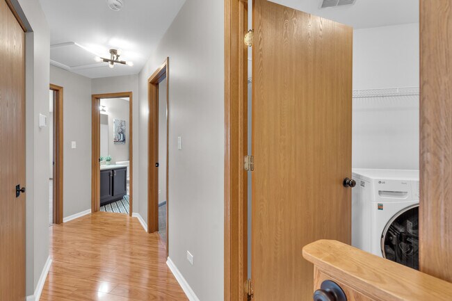 Building Photo - 239 Camel Bend Ct