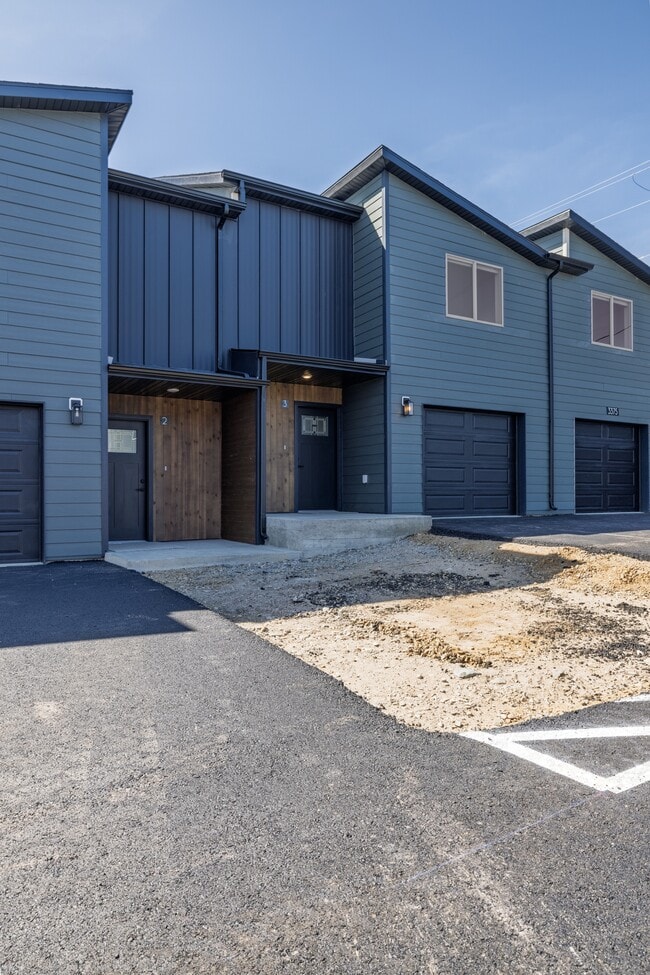 Building Photo - 3375 Crosswind Ct