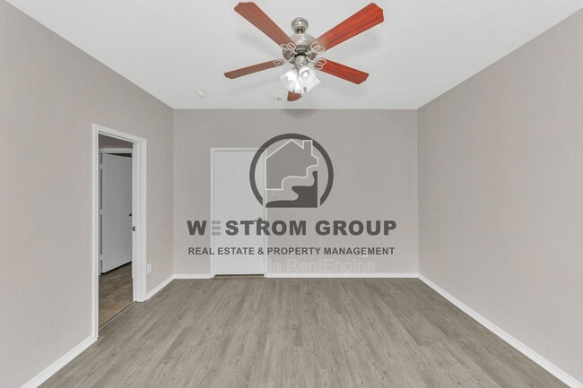 Building Photo - 2201 Sweetwood Dr