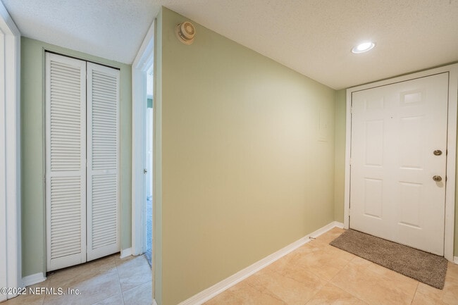 Building Photo - 111 Cranes Lake Dr