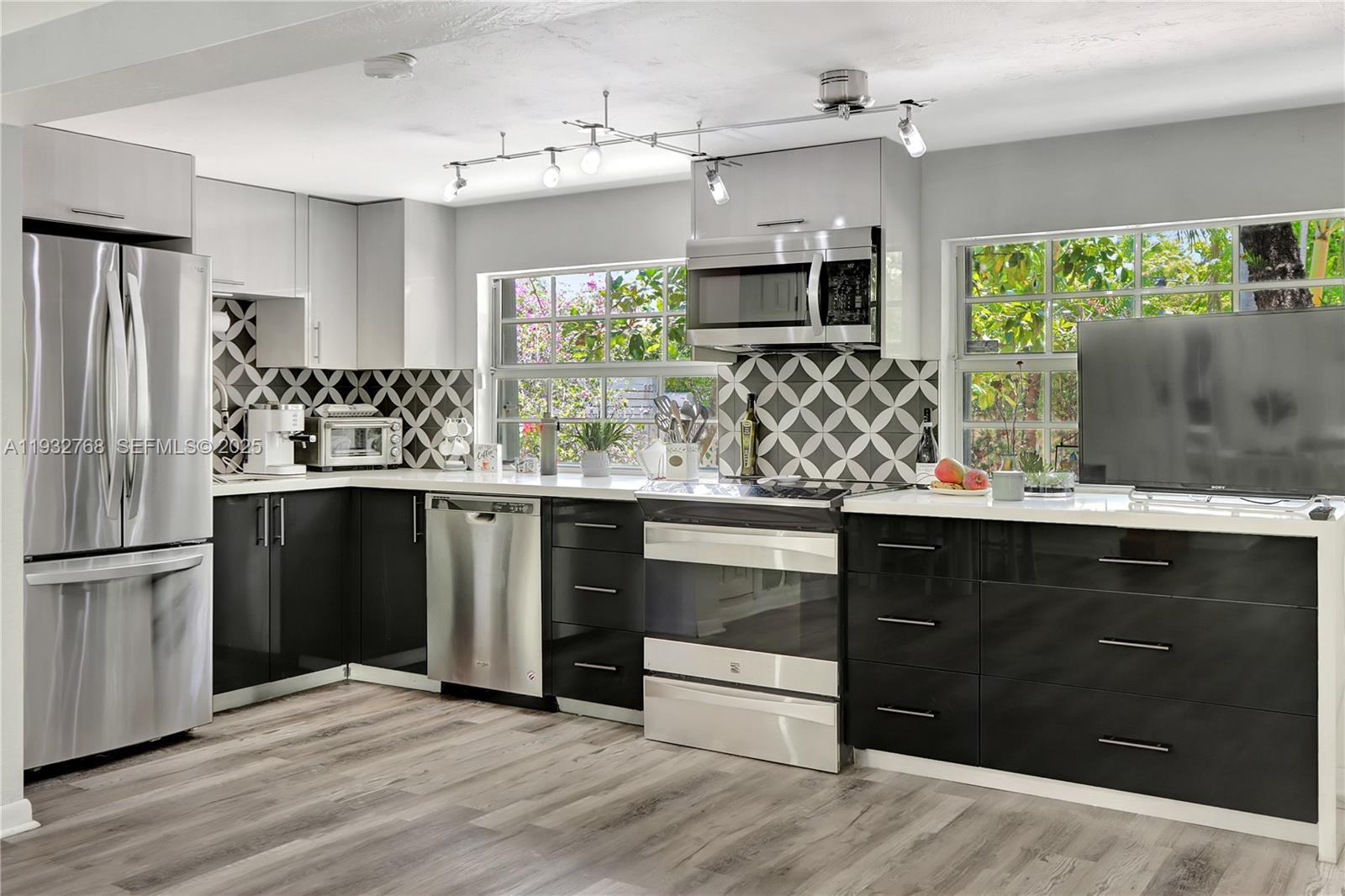 Building Photo - 3375 SW 29th Ter