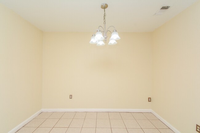 Building Photo - 8607 Crystal Cove Cir