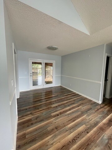Building Photo - 3 Sweetland Ct