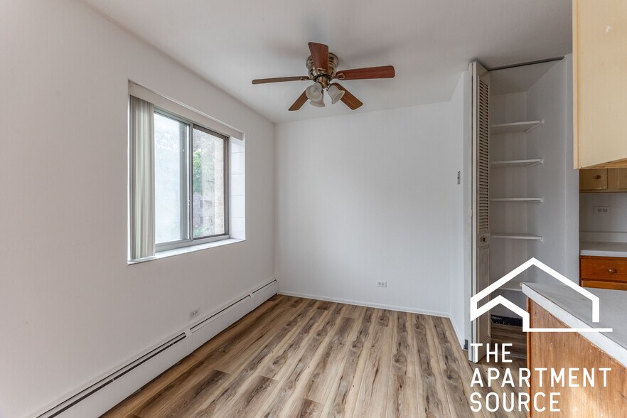 Building Photo - 6250 N Kenmore Ave