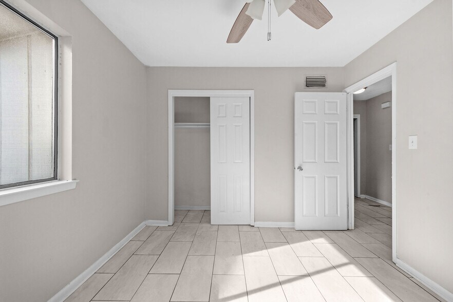 Building Photo - 131 Bayou View Dr