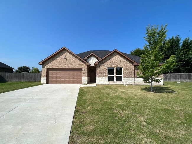 Building Photo - Lovely home for rent in Ennis, TX!