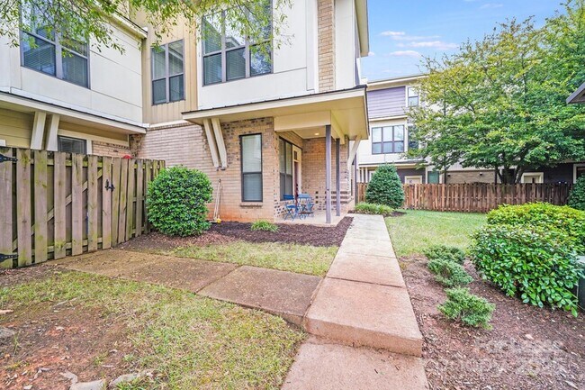 Building Photo - 914 Warren Burgess Ln