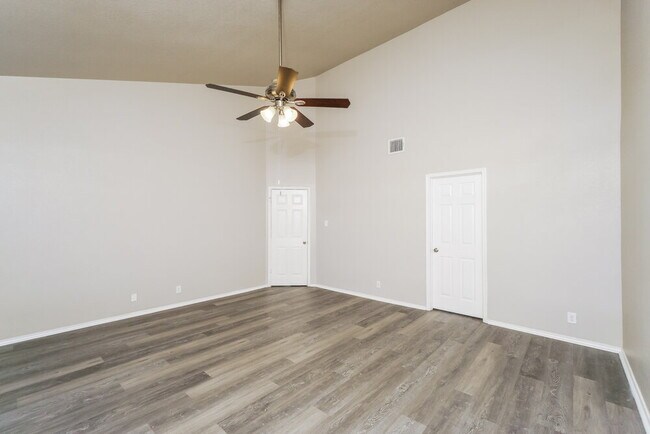 Building Photo - 110 Golden Wren