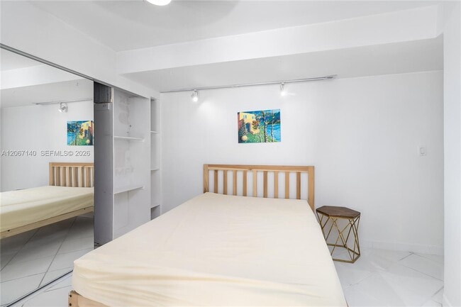 Building Photo - 401 Ocean Dr
