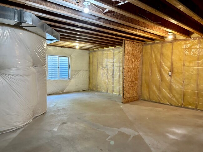 Basement - 114 W 3240 N