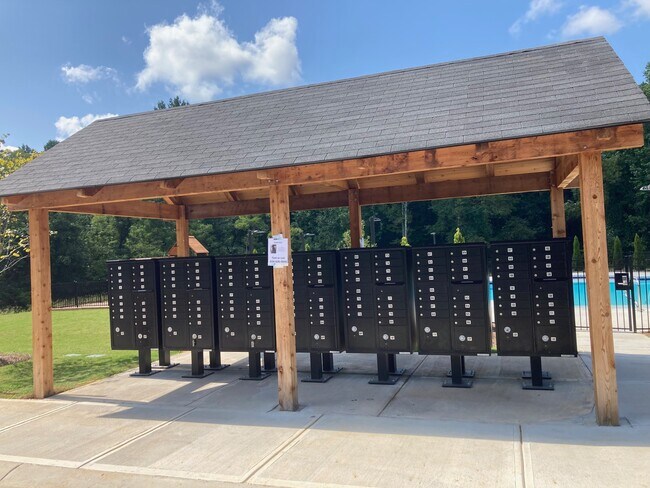 Building Photo - 354 Timberland Ave