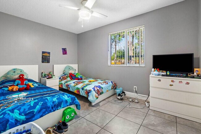 Building Photo - 1831 NW 94th Ave