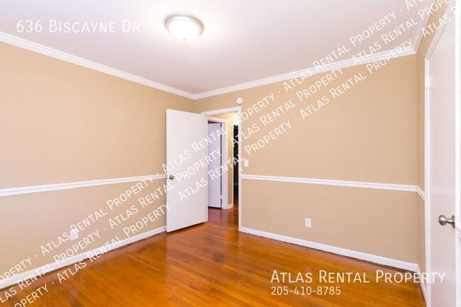 Building Photo - 636 Biscayne Dr
