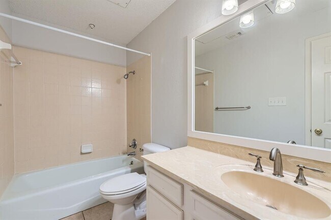 Building Photo - 9100 Mountain Ridge Dr