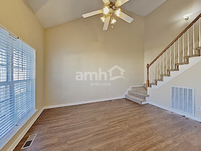 Building Photo - 118 Shady View Dr