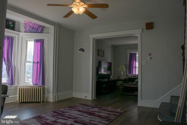 Building Photo - 605 Bridge St