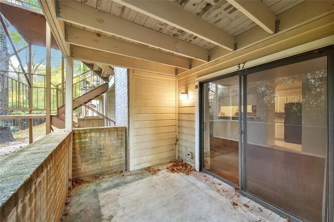 Building Photo - 3500 Tangle Brush Dr