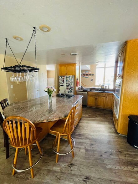 Building Photo - 6848 Sutter Ave