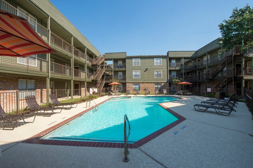 The Gardens Apartments 1660 W TC Jester Blvd Houston TX 77008