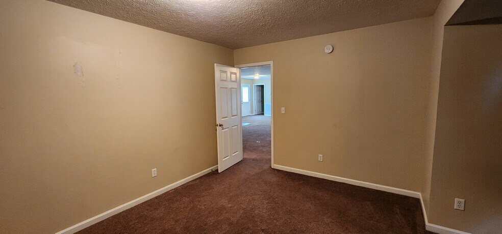 Building Photo - 1714 Bend View Ln