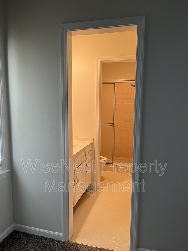 Building Photo - 514 SE Adobe Dr
