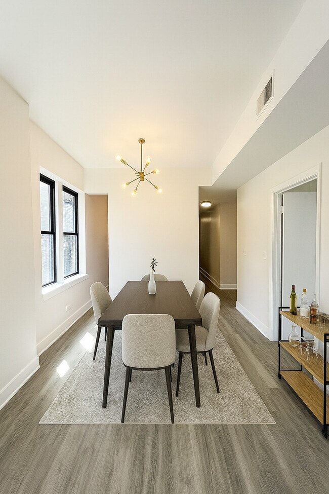 Building Photo - 2258 S Sacramento Ave