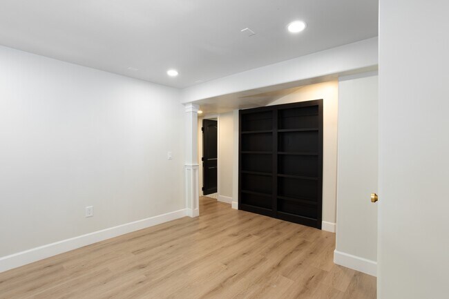 Building Photo - 7368 S Lafayette Cir W