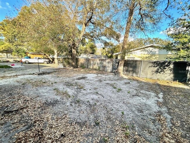 Building Photo - 9601 N 10th St