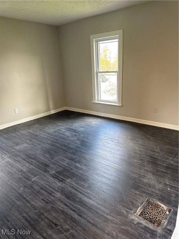 Building Photo - 1126 Borden Ave SW