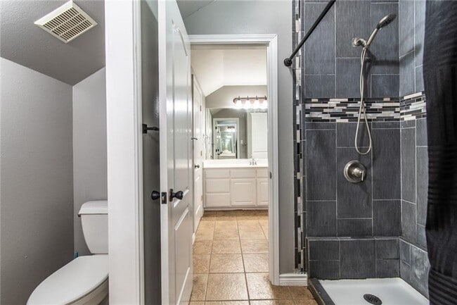 Building Photo - Stunning 4-Bed, 2.5-Bath Home – Lakes Subdivision