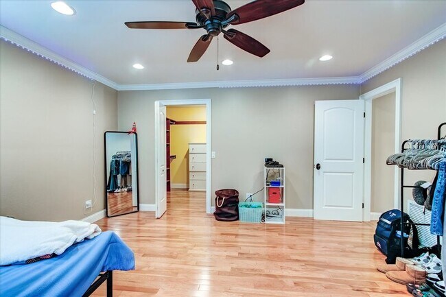 Building Photo - 848 Bucksaw Pl