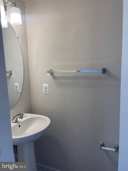 Building Photo - 43805 Middleway Ter