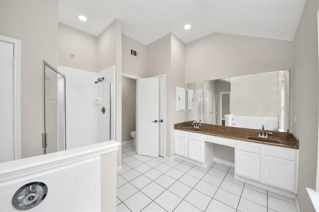 Building Photo - 16731 Sussex Dr
