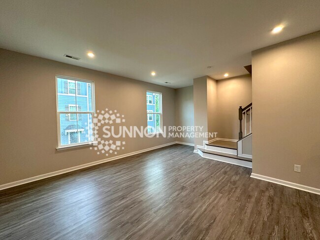 Building Photo - 3 Bedroom Townhome in Mountain Island