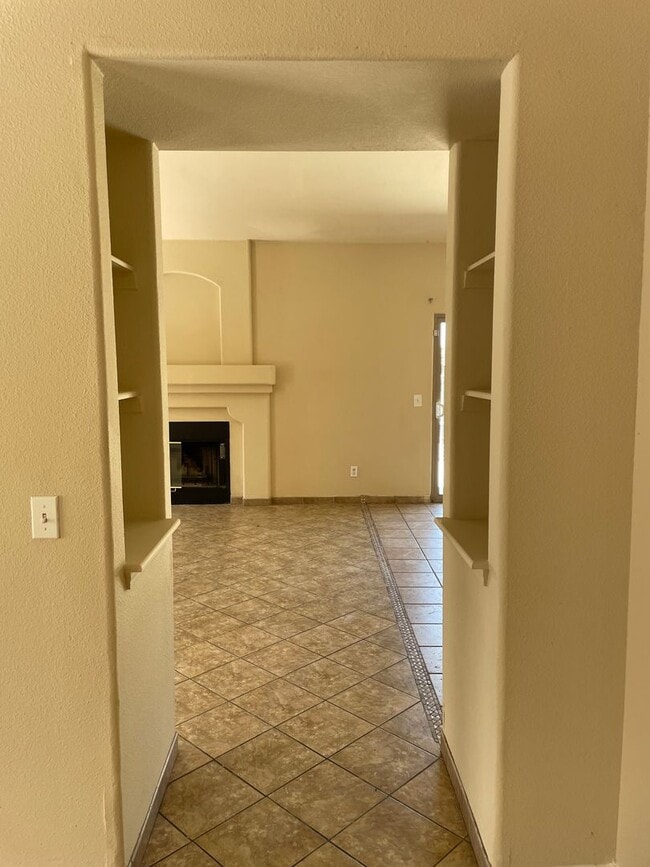 Building Photo - Available Now! Stunning 4 Bedroom, 3 Bathr...