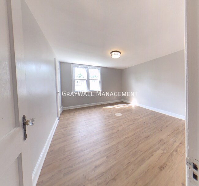 Building Photo - $2,000 - 3 Bedroom 1 Bathroom House In Col...